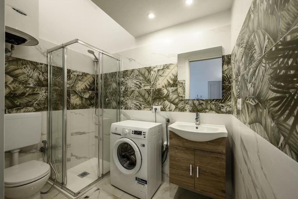 Apartment St Laurent Mailand